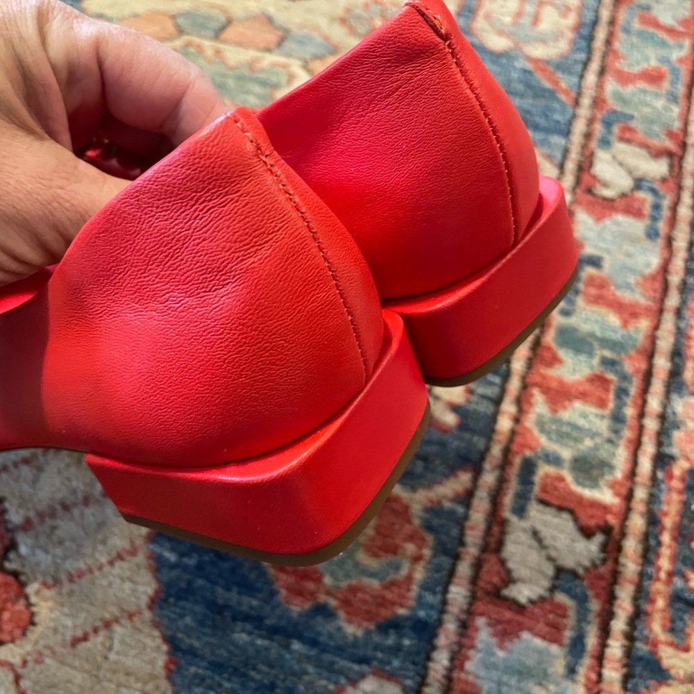 ANTONIO MELANI Red Pointed-Toe Leather Heels - Picture 4 of 6